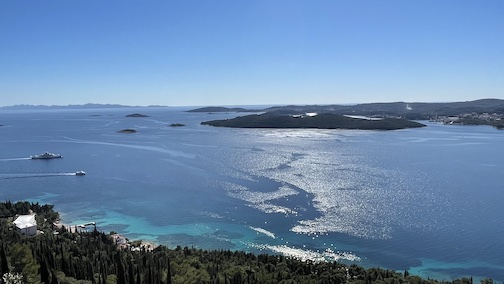 Blick von Peljesac auf Korcula