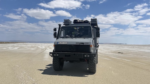 Unimog auf Salzsee