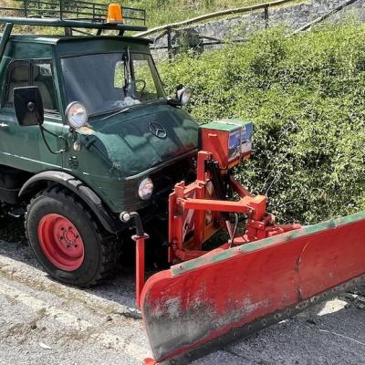 Unimog 1 Olymp Schneeschippe